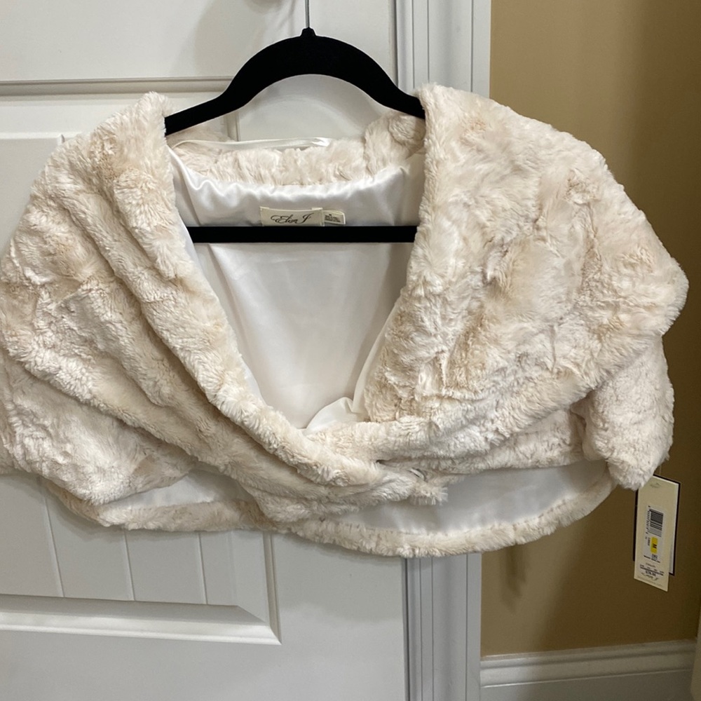Faux Fur Capelet